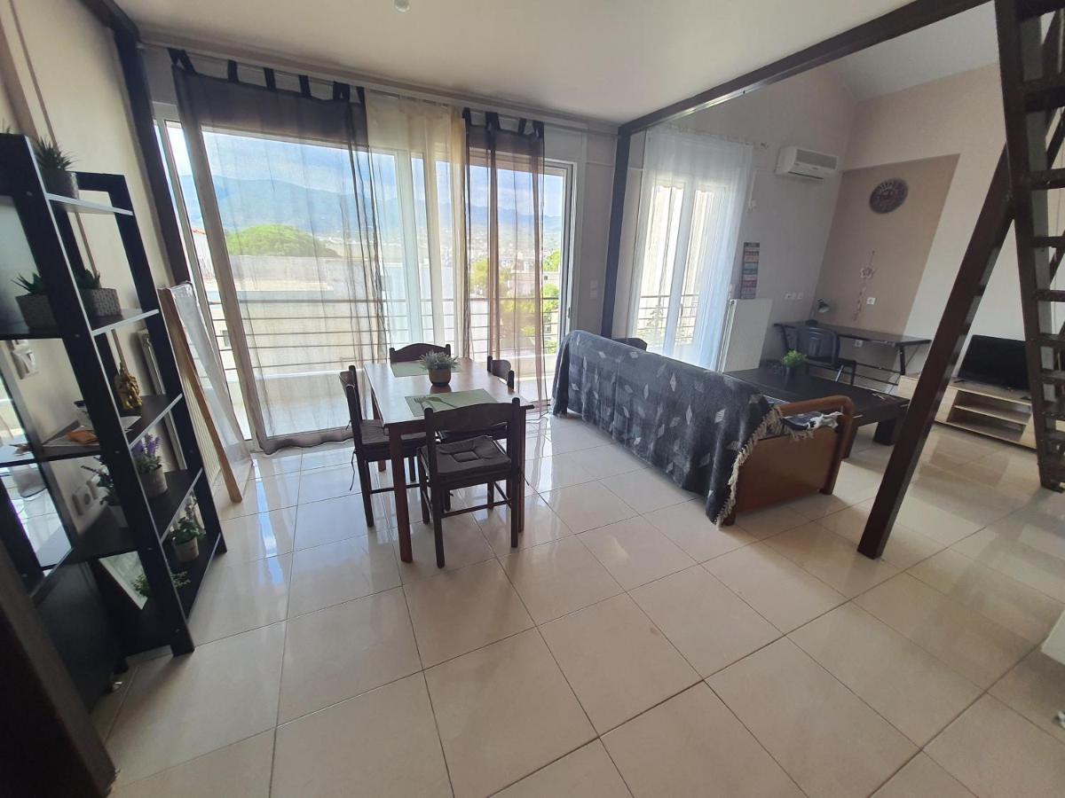 Seaside Beach Apartment Каламата Екстериор снимка