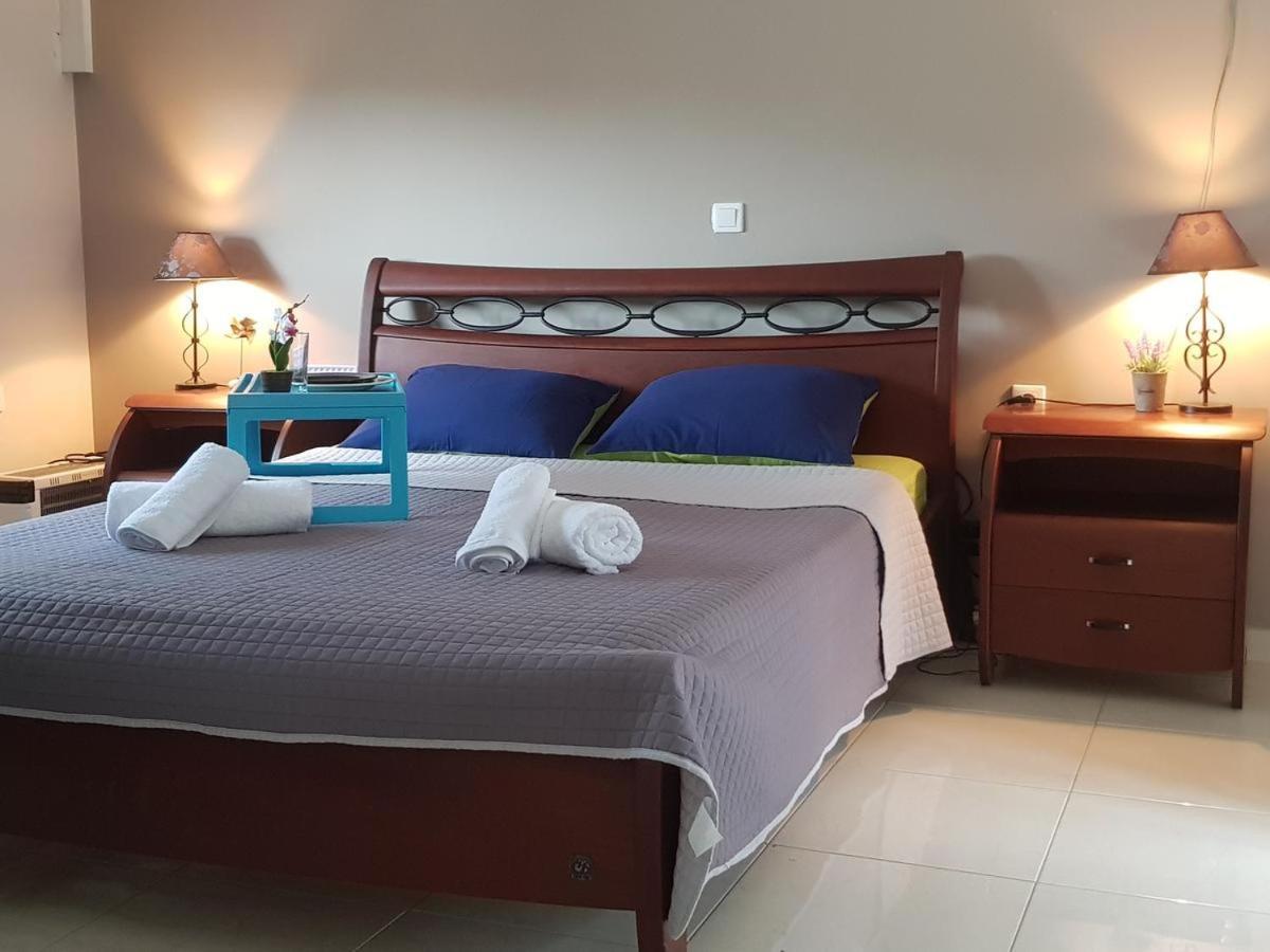 Seaside Beach Apartment Каламата Екстериор снимка