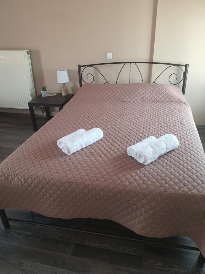 Seaside Beach Apartment Каламата Екстериор снимка